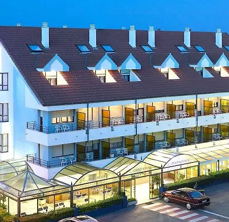 Isabel Hotel